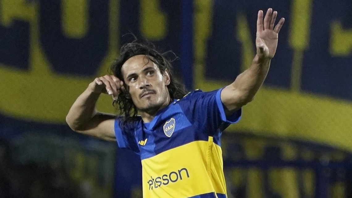 La reacción viral de Edison Cavani luego de un cruce con un hincha en La Bombonera