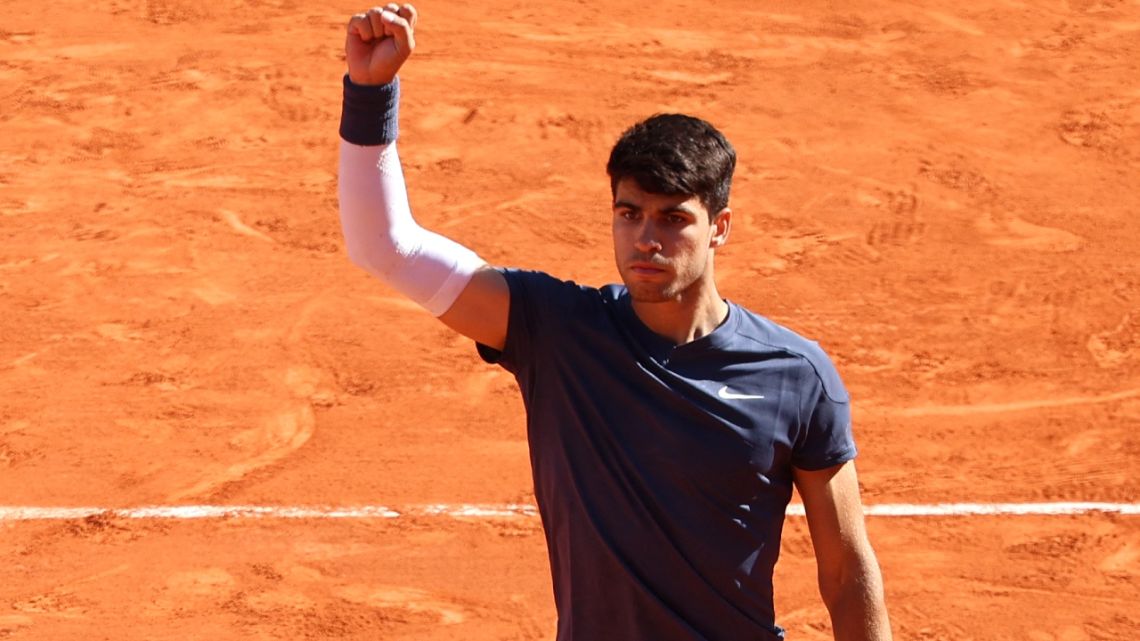 Carlos Alcaraz jugará la final del Roland Garros tras superar en cinco sets a Jannik Sinner