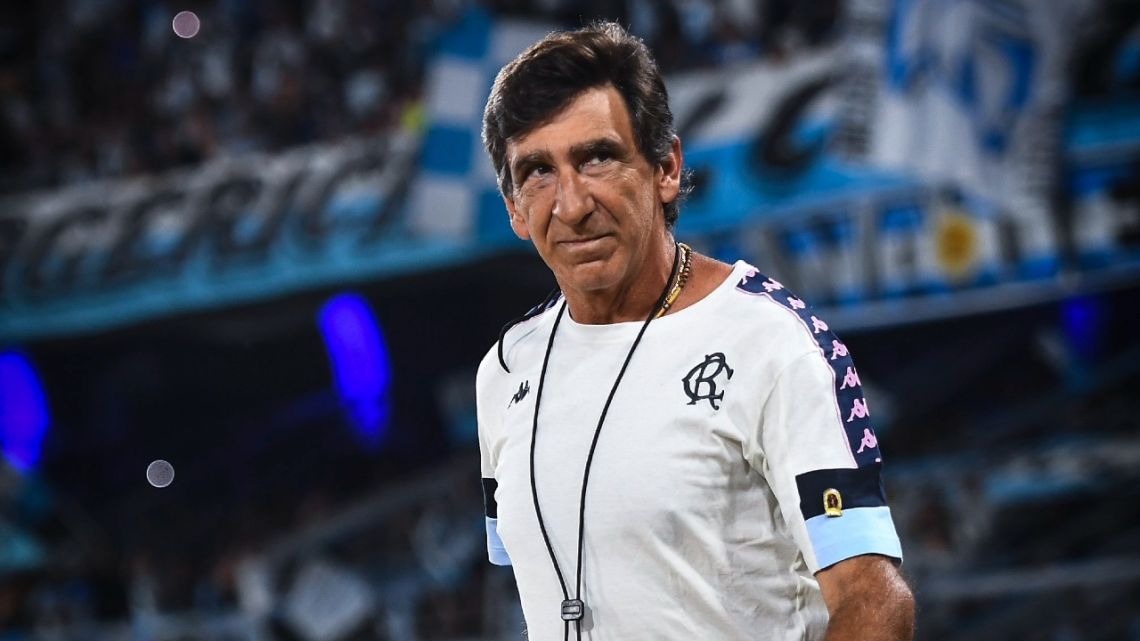 Gustavo Costas y la posible salida de Roger Martínez: "Ojalá que no vaya a Boca"