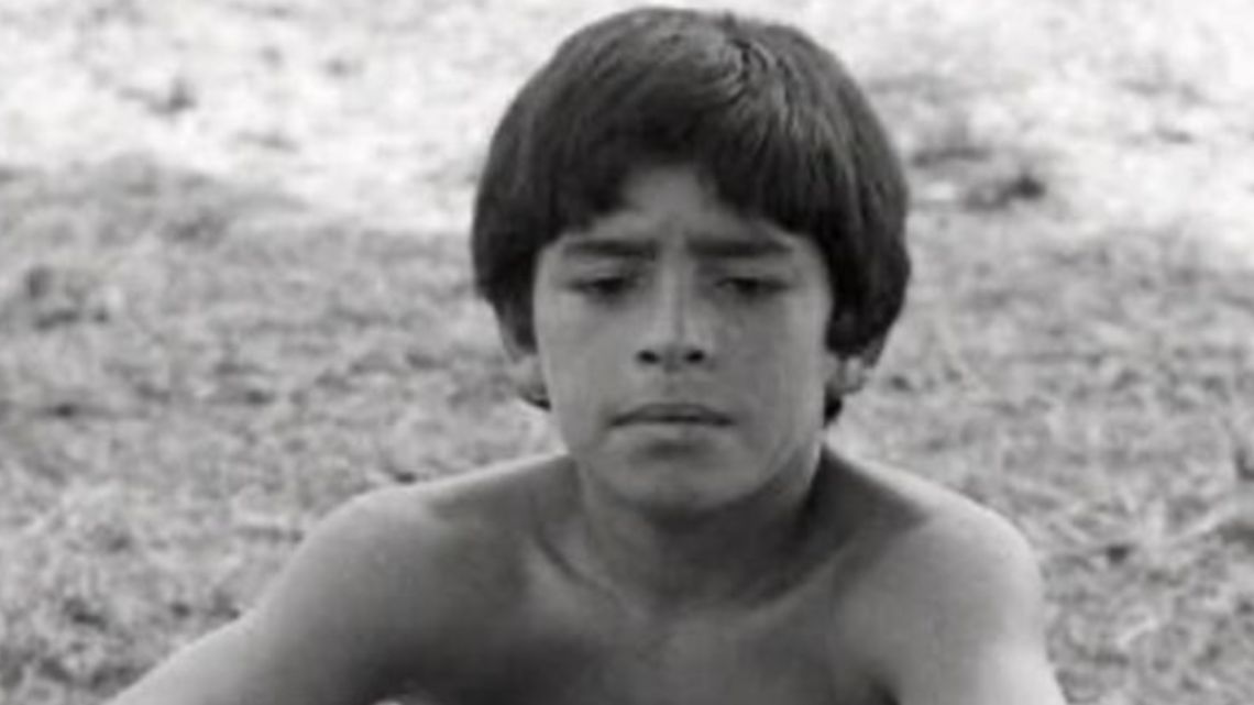 Un recuerdo que conmovió a miles de futboleros: las imágenes de la niñez de Diego Maradona que se volvieron virales en las redes sociales