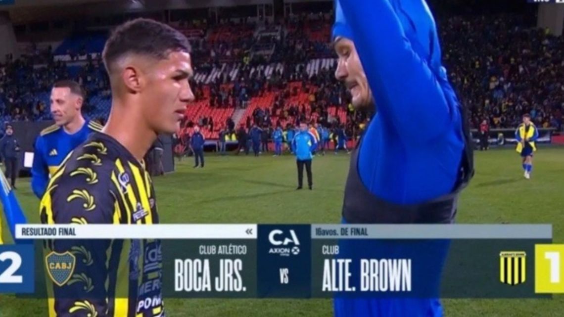 Digno de crack: el gran gesto de Edinson Cavani con un juvenil de Almirante Brown