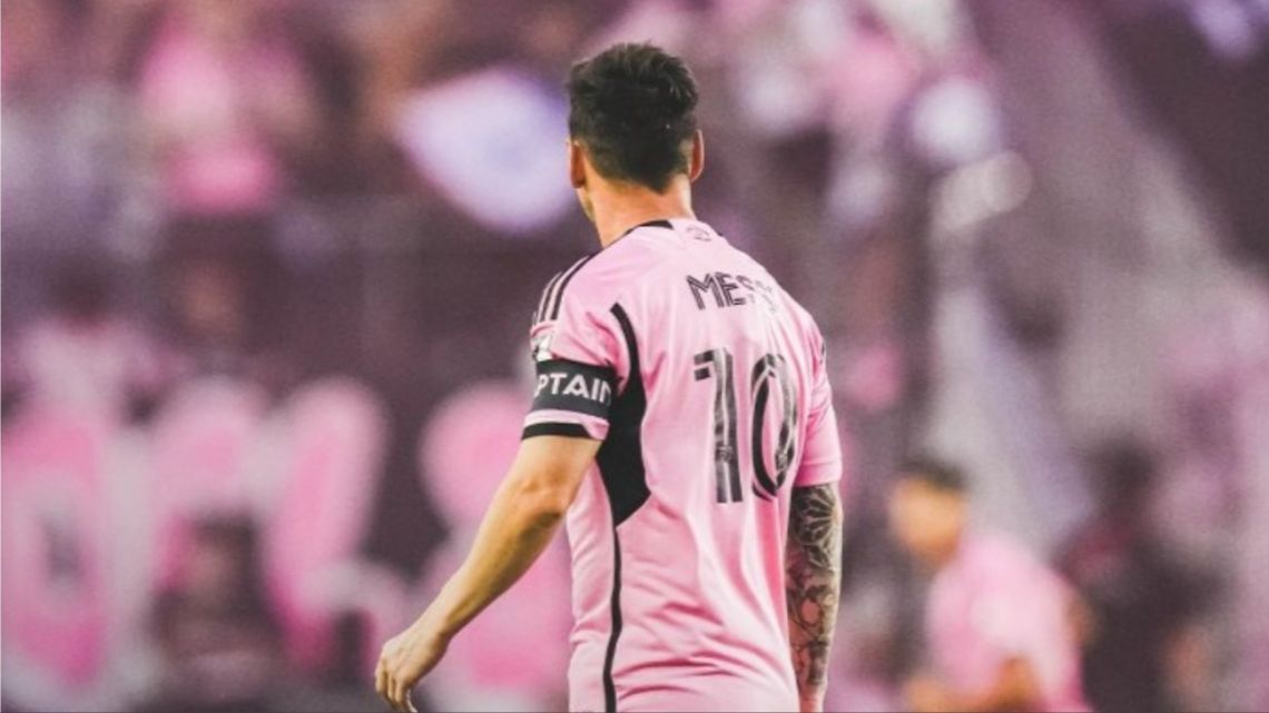 Rendidos a los pies de Messi: el capitán argentino rompió otra marca en el fútbol de Estados Unidos
