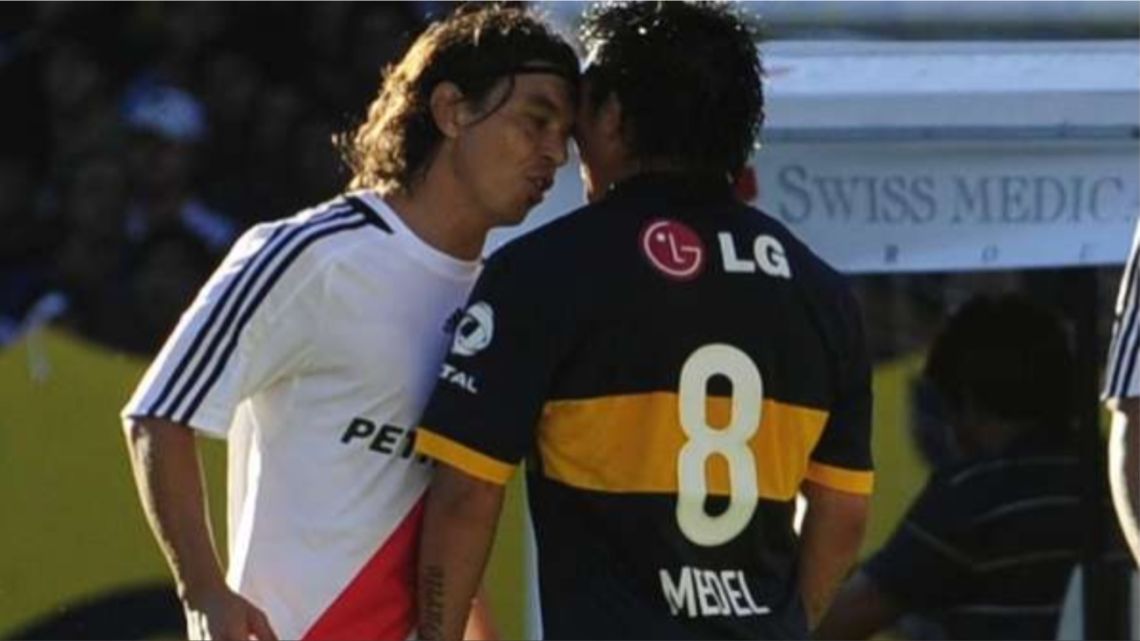 El día que Gary Medel se peleó con el Muñeco Gallardo en pleno Superclásico