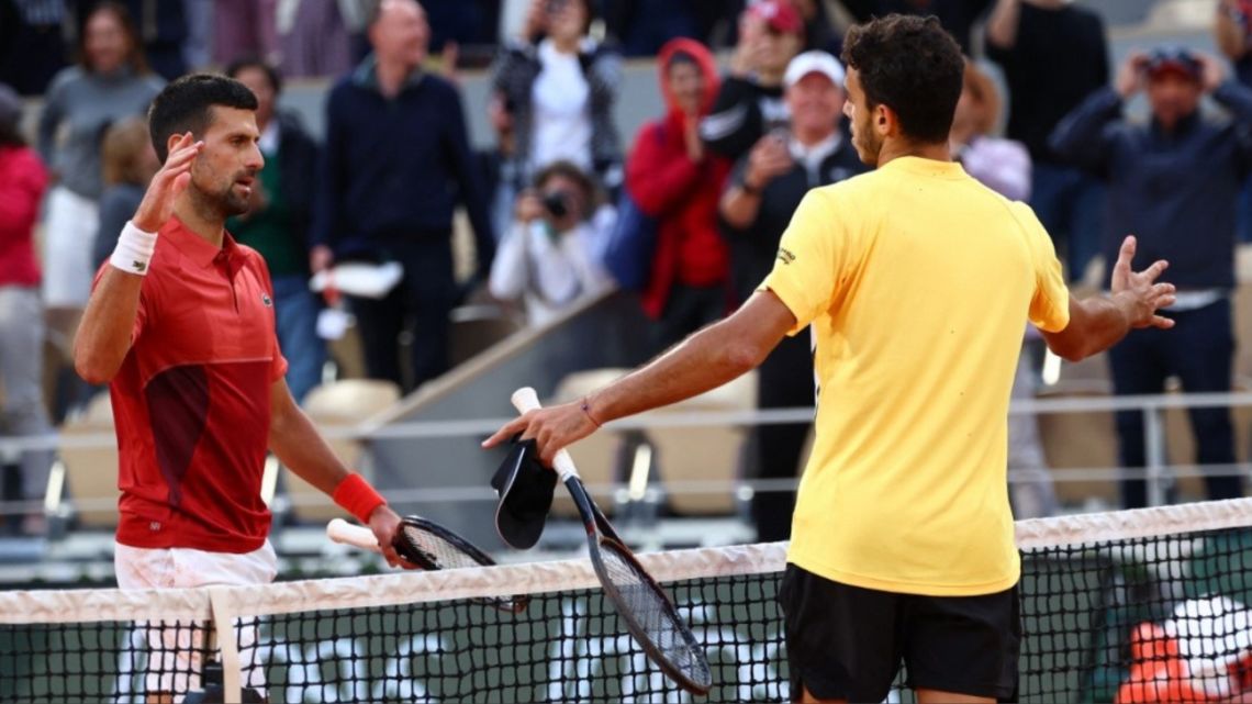 Roland Garros: Cerúndolo batalló hasta el final pero cayó ante Djokovic tras casi 5 horas de partido