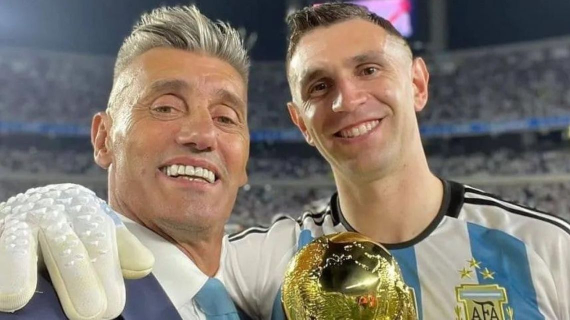 Dibu Martínez igualó una histórica marca de Goycochea tras los penales de Argentina vs. Ecuador
