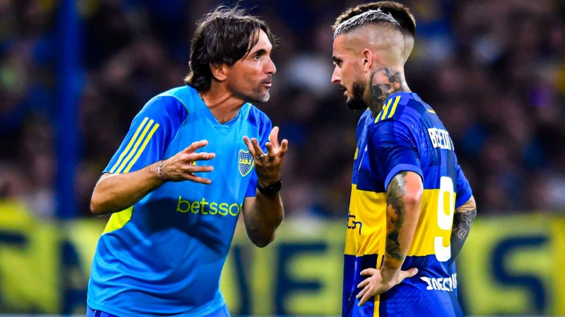 El inesperado anuncio que le dio Diego Martínez a Darío Benedetto en medio del mercado de pases