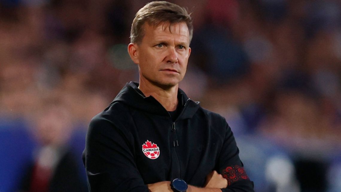 El DT de Canadá se subió al barco de Bielsa y criticó la "mala" organización de la Copa América : "Este torneo no fue nada profesional"