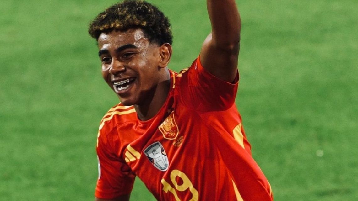 Lamine Yamal rompió el silencio y se refirió a las comparaciones que tiene con Lionel Messi
