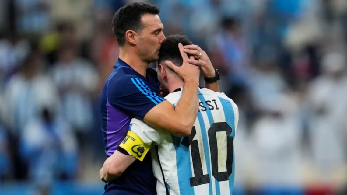 Le prende velas a Messi: Scaloni piensa en el probable equipo contra Ecuador
