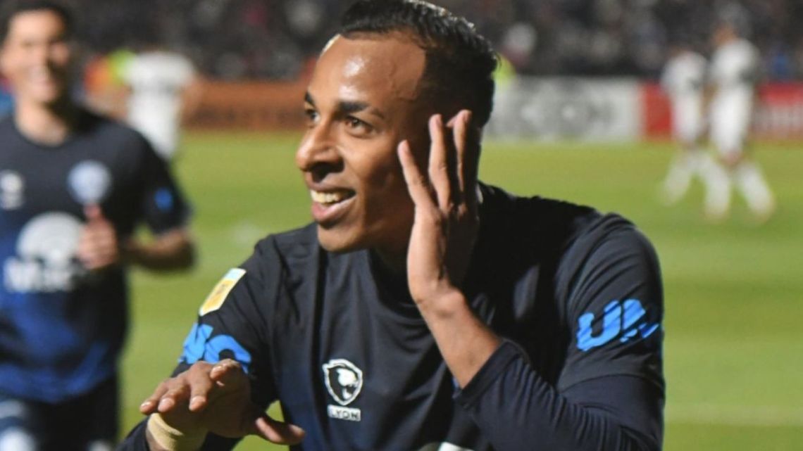 Sebastián Villa habló tras su debut en Independiente Rivadavia: "Estoy haciendo las cosas bien, adentro y afuera de la cancha"