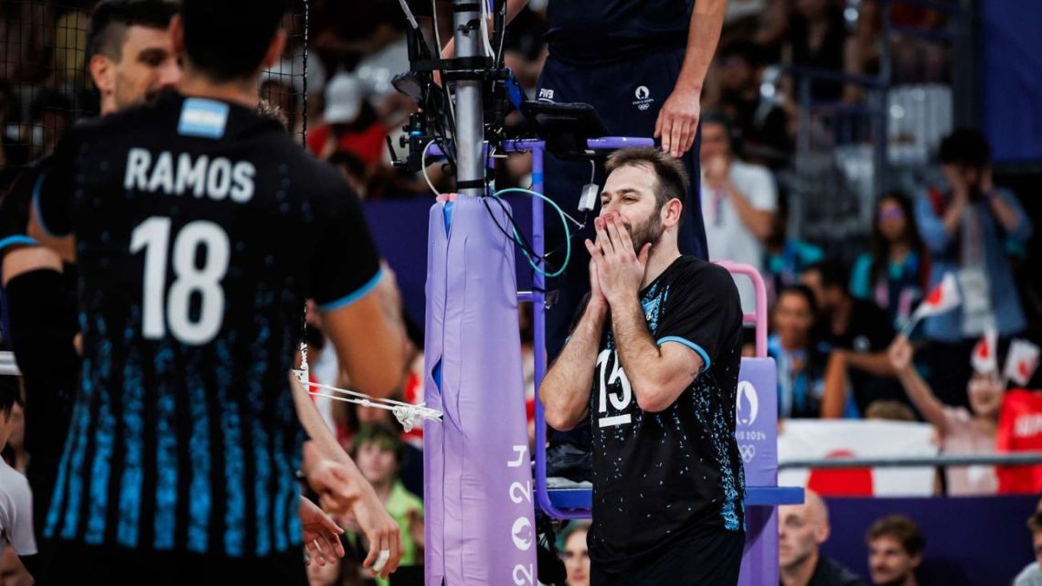 La Selección Argentina de Vóley perdió ante Japón: el polémico fallo del "VAR" que complicó su clasificación en los Juegos Olímpicos