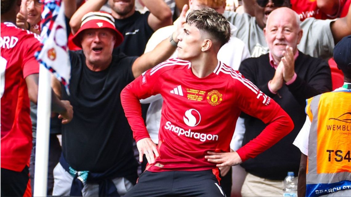 Una leyenda del Manchester United se rindió a los pies de Alejandro Garnacho: “Los defensores no quieren marcarlo”