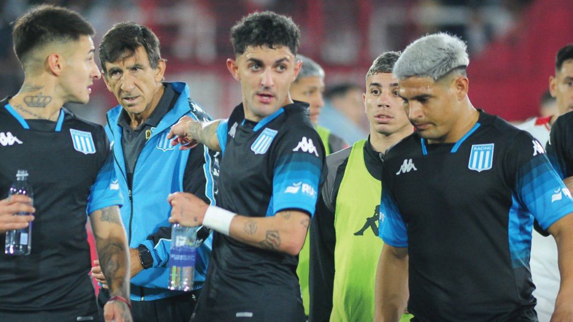 Huracán y Racing pasaron una noche sin goles en Patricios