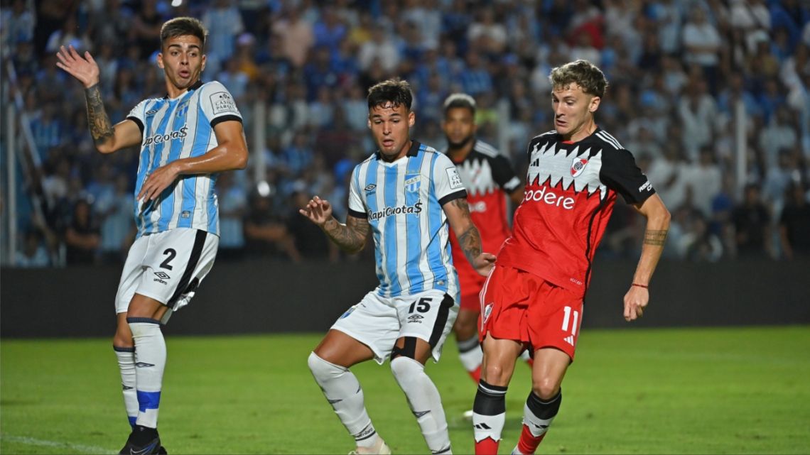 River se mide con Atlético Tucumán en la Liga Profesional: horario, TV y probables formaciones