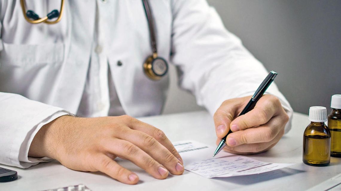 Cartillas y prestadores: el gobierno habilitó un cambio clave en los planes de salud cerrados de las obras sociales