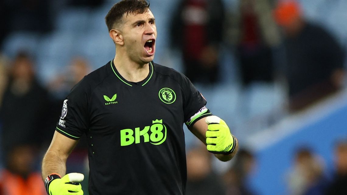 Dibu Martínez tras el triunfo del Aston Villa sobre el Bayern Munich: "Yo doy todo por mi club"