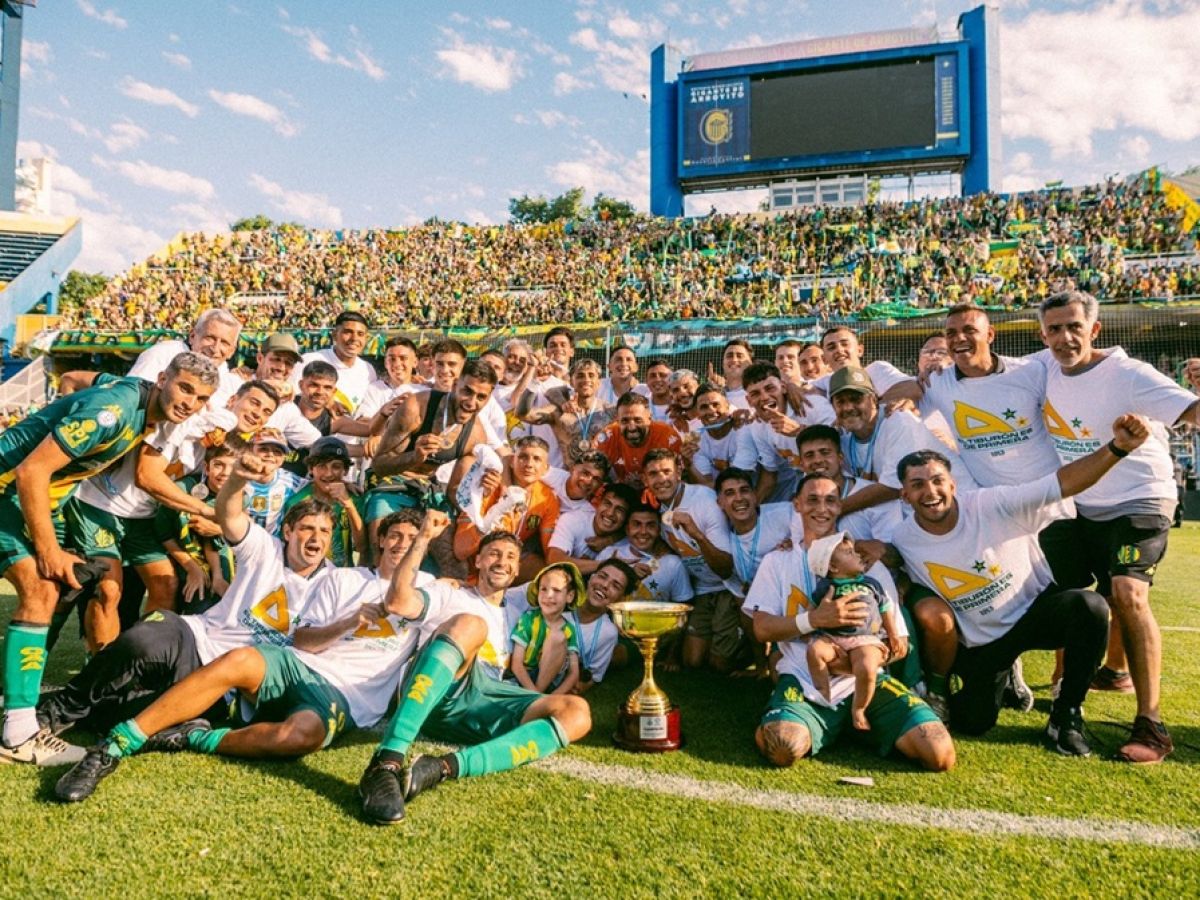 Aldosivi volvió a Primera División: queda un ascenso en juego