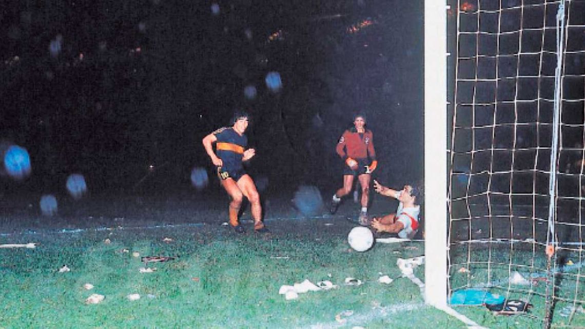 El encanto de los goles, atajadas y patadas del pasado