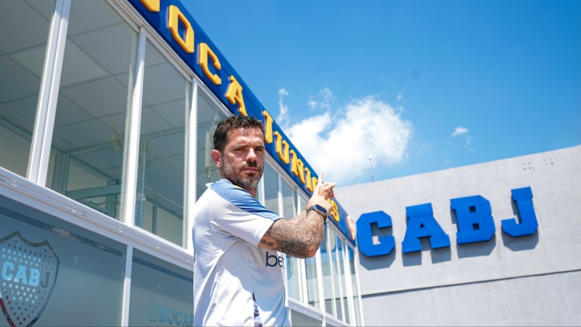 Plan seducción para llegar a Boca: el ex Racing que elogió a Gago y al club para postularse como refuerzo