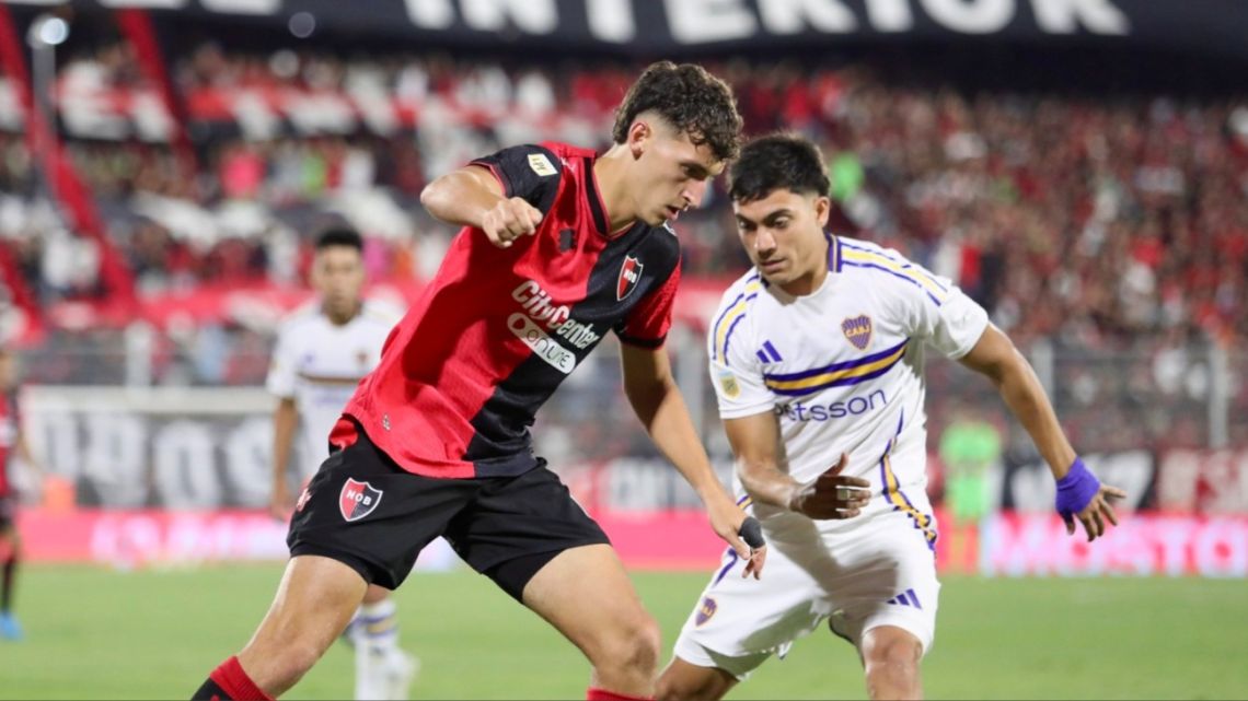 El insólito momento en Newell's-Boca en donde la voz del estadio insultó al árbitro