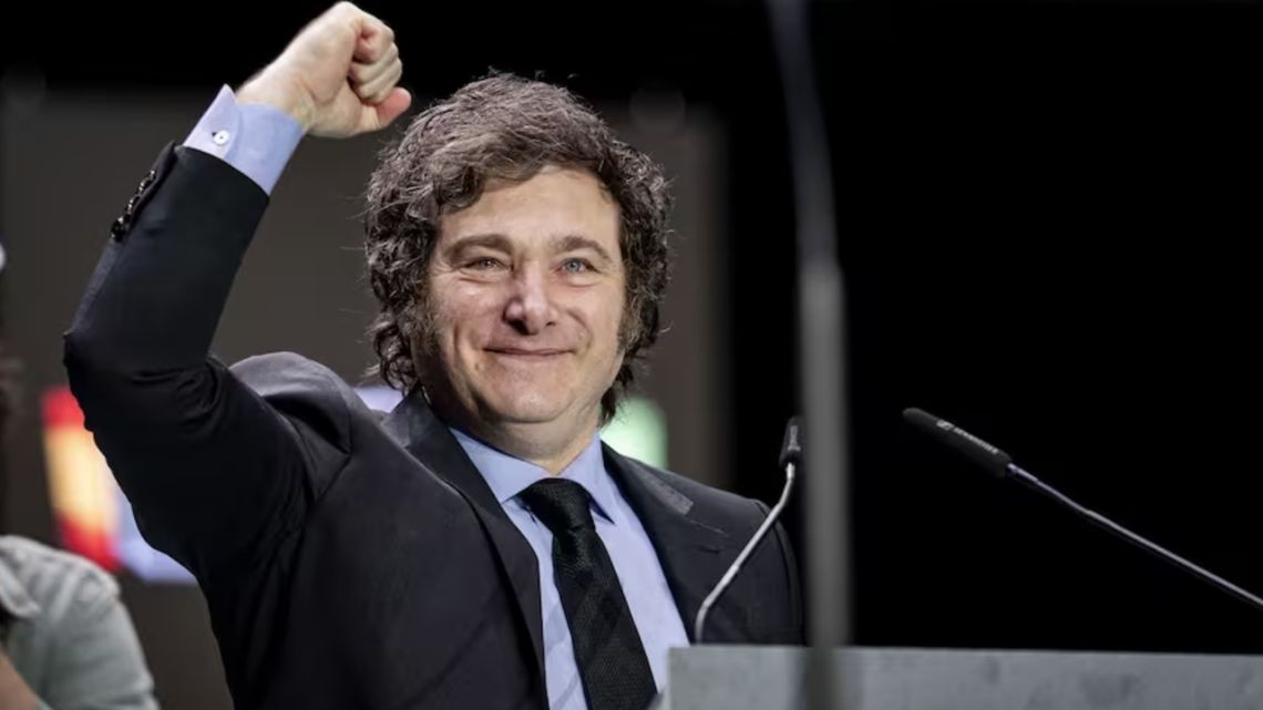 Javier Milei sobre el actual momento de Estudiantes: "Verón la está viendo y está llevando el club hacia el lugar correcto"
