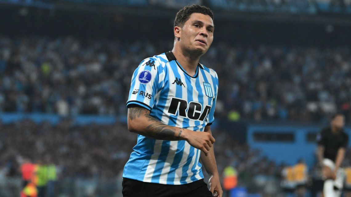 No se subió al avión: Juanfer Quintero no viajó con Racing para asumir la pretemporada