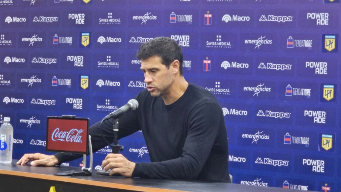 Tigre hizo oficial la salida de Sebastián Domínguez, que dirigirá a Vélez