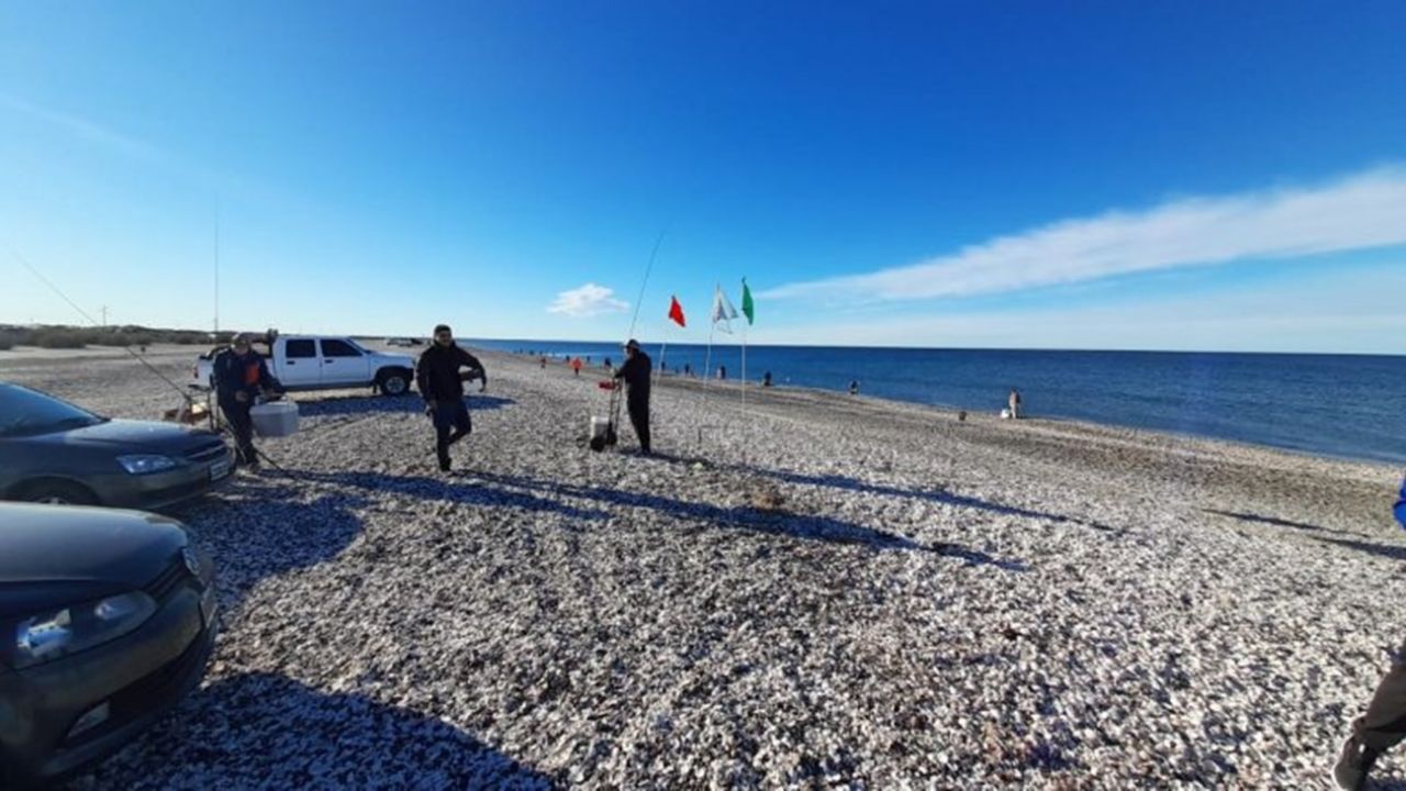 En San Antonio Oeste temen por la pesca deportiva desde la playa