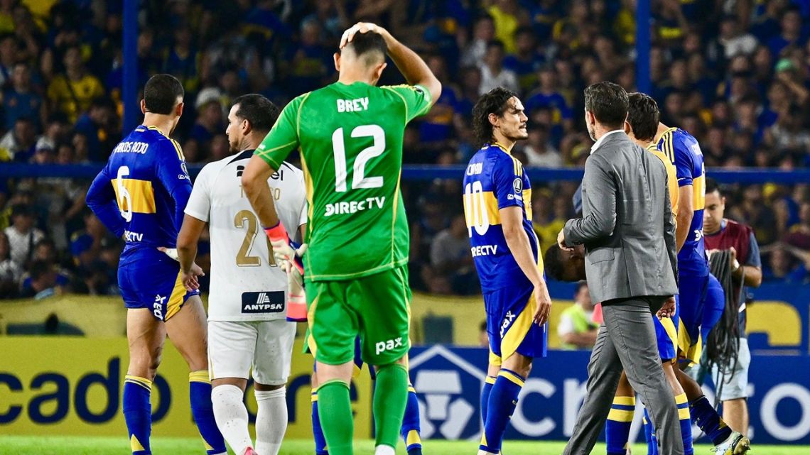 Polémica por el cambio de arquero en la eliminación de Boca: ¿Decisión táctica o pedido de Marchesín?