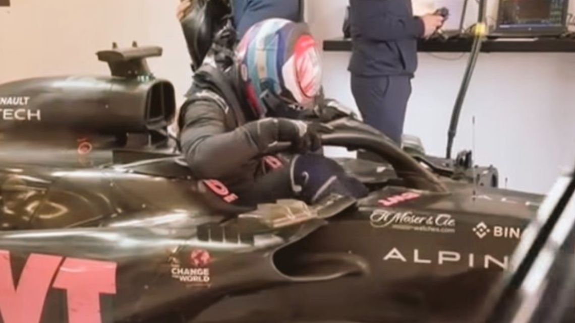 Franco Colapinto pisa fuerte el acelerador en su primer ensayo con un monoplaza de Alpine