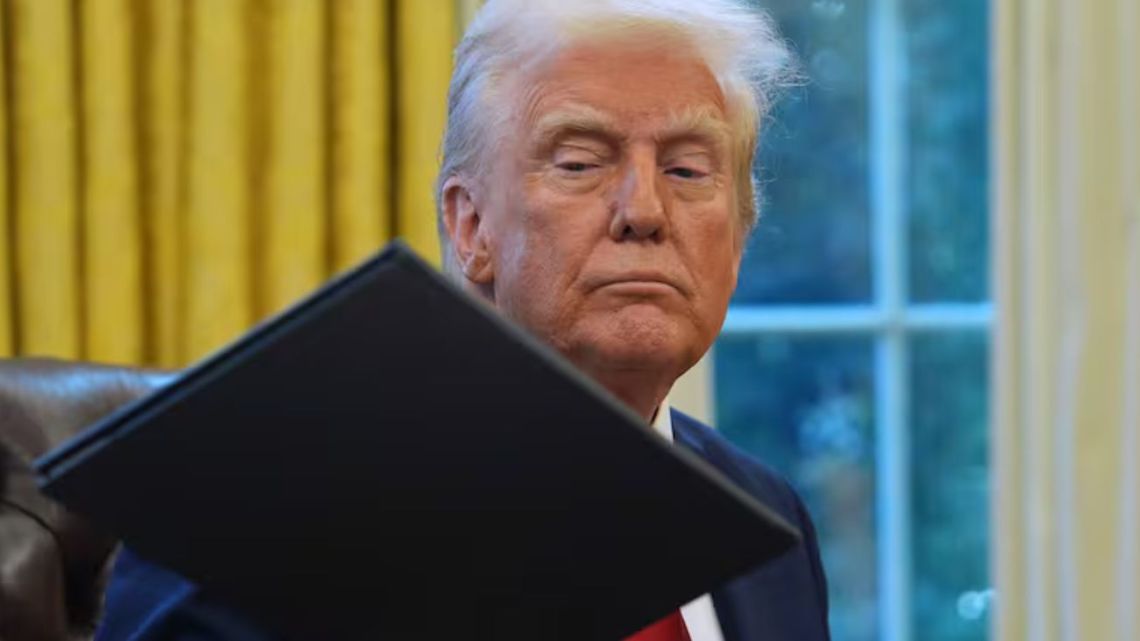 Donald Trump firmó un acuerdo para excluir a deportistas transgénero de competencias femeninas