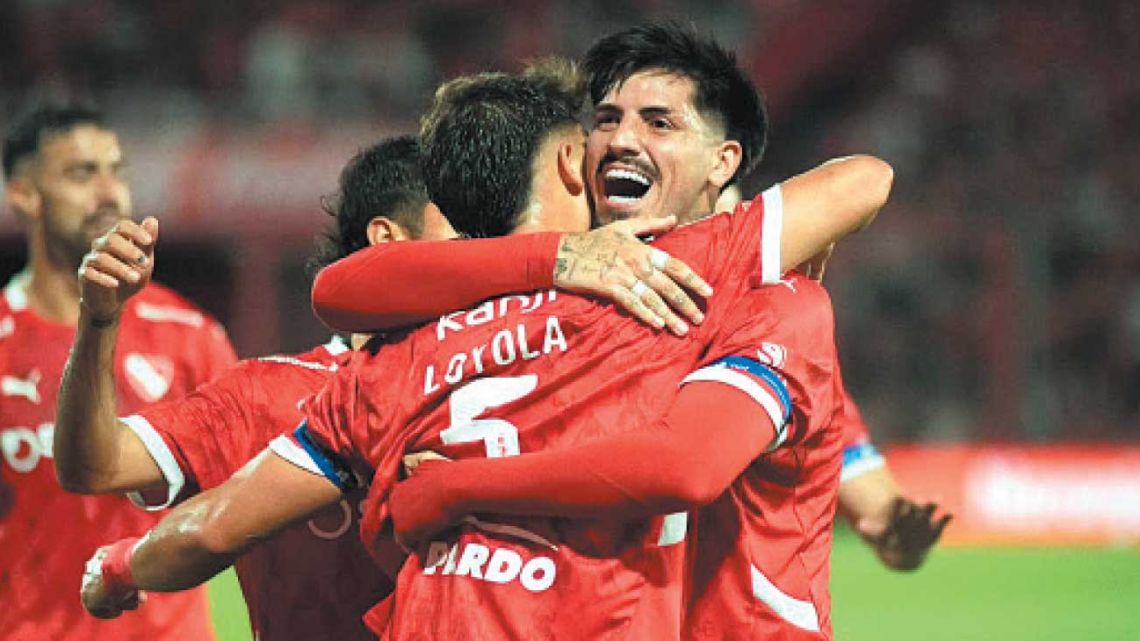 Fiesta roja: Independiente gana, gusta y golea, y sus hinchas se ilusionan