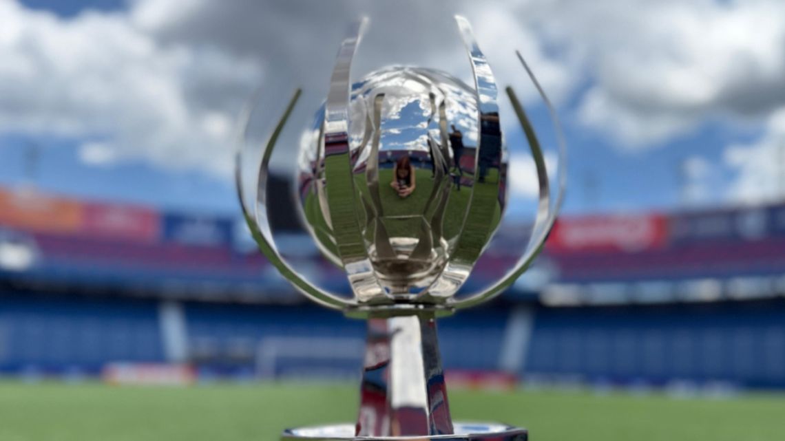 Quedó definida la fecha de la Supercopa Argentina entre Vélez y Estudiantes de La Plata