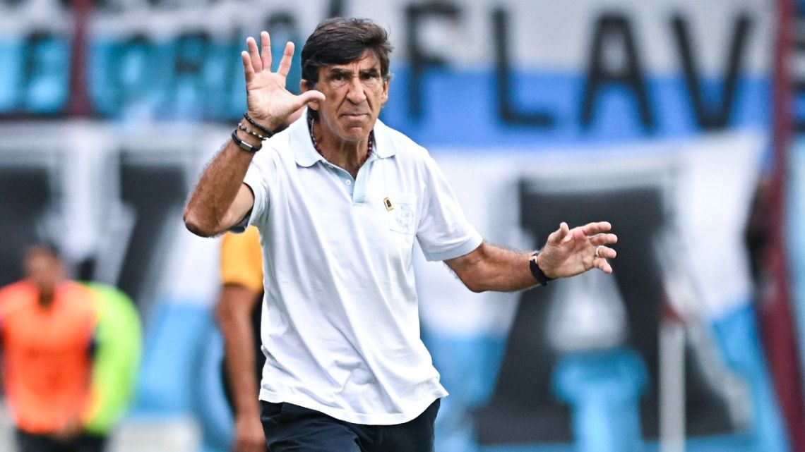 Gustavo Costas sobre el juego ante Independiente Rivadavia: "No merecíamos perderlo, hicimos un buen partido"