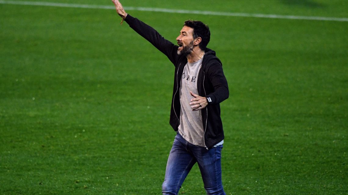 El Kily González negó haber recibido un llamado desde Boca ante la posible salida de Gago