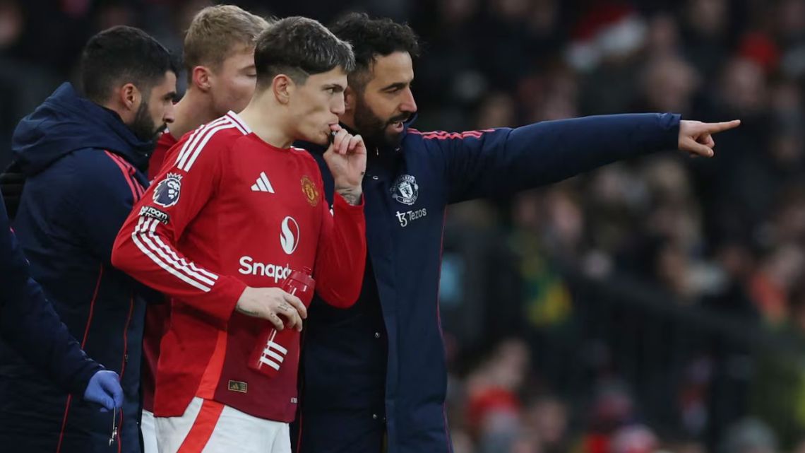 El DT del Manchester United castigó a Garnacho por una polémica acción