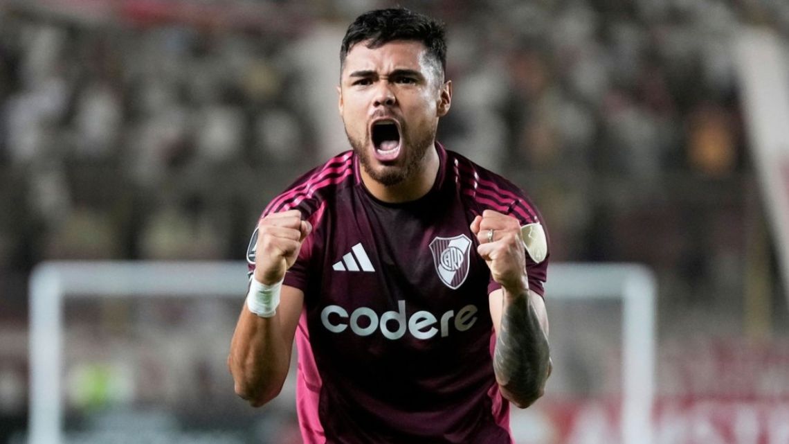 El detalle antirreglamentario que nadie notó en el gol de Paulo Díaz