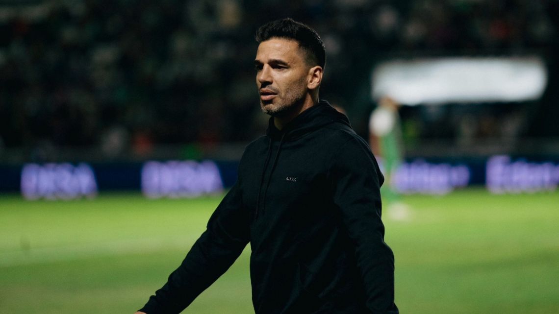 Banfield lo confirmó: Ariel Broggi no será más técnico del club