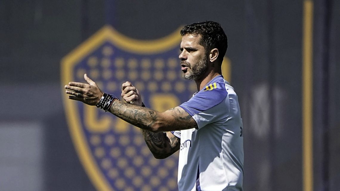 La continuidad de Gago vuelve a debatirse tras la derrota de Boca en el Superclásico