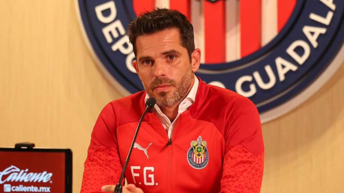 Los hinchas de Chivas se burlaron de Gago tras ser despedido de Boca: "El karma es cabrón"
