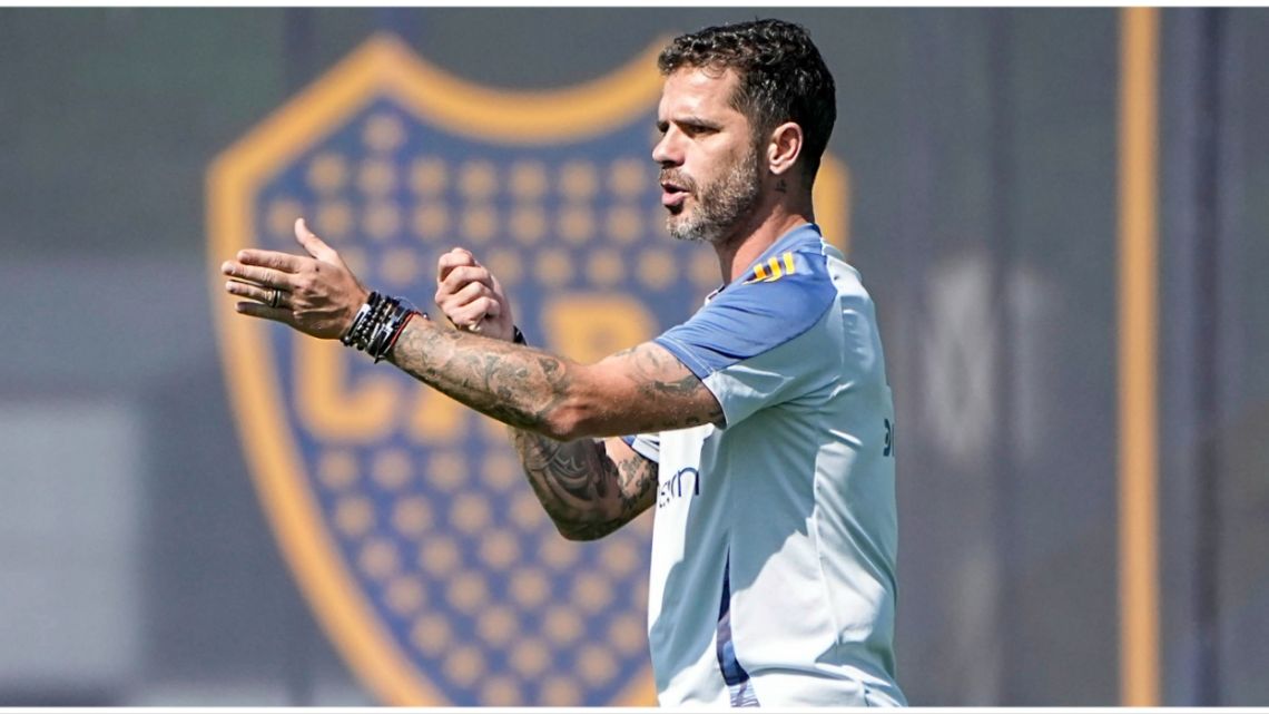 La baja de Cavani le genera un dolor de cabeza a Gago: ¿cómo se reorganiza Boca para el Superclásico?