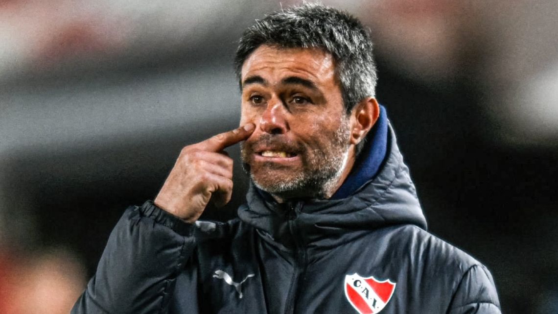 Julio Vaccari sobre el debut en la Copa Sudamericana: "No me preocupa cuando el equipo juega como hoy"