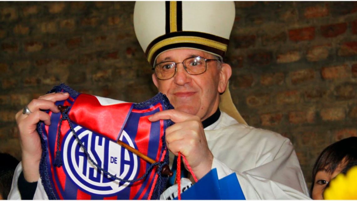 "Juntos por la Eternidad": San Lorenzo le rendirá homenaje al Papa Francisco con una camiseta especial y tributos emotivos