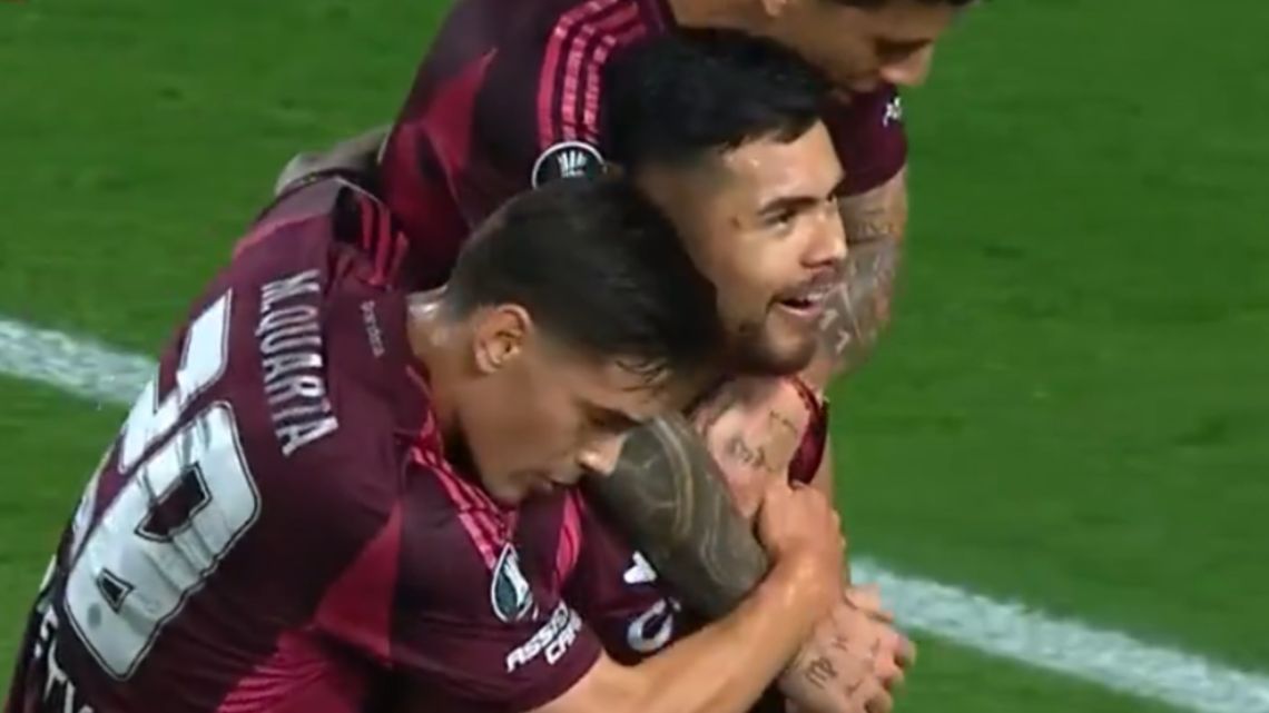 Paulo Díaz adelantó a los visitantes: así fue el primer gol de River ante Universitario de Perú