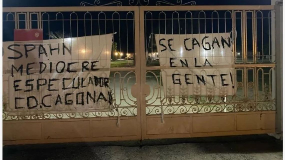 Tras la derrota en Ecuador, en Unión explotaron contra el presidente y la Comisión Directiva: "Se cag.. en la gente"