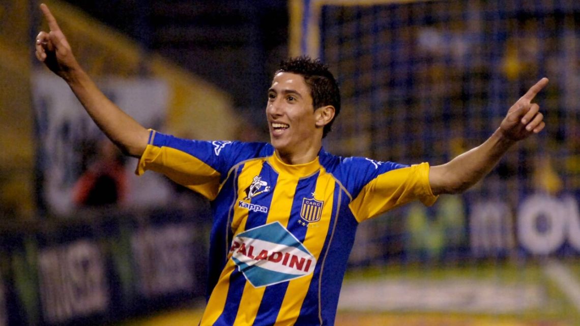 Locura total por Di María: excompañeros, jugadores y Holan celebraron su regreso a Rosario Central