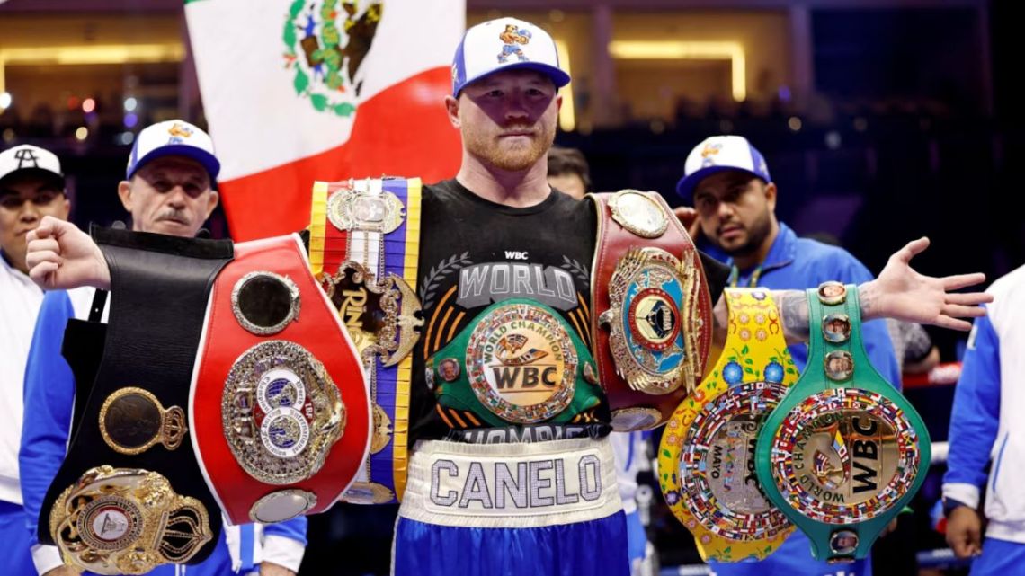 Canelo Álvarez venció a Scull en la pelea con menos golpes en décadas