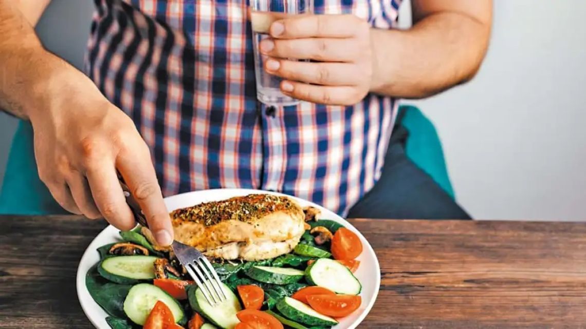 El 60% de los argentinos redujo el consumo de golosinas y de fast food: el “bolsillo” condiciona los hábitos saludables