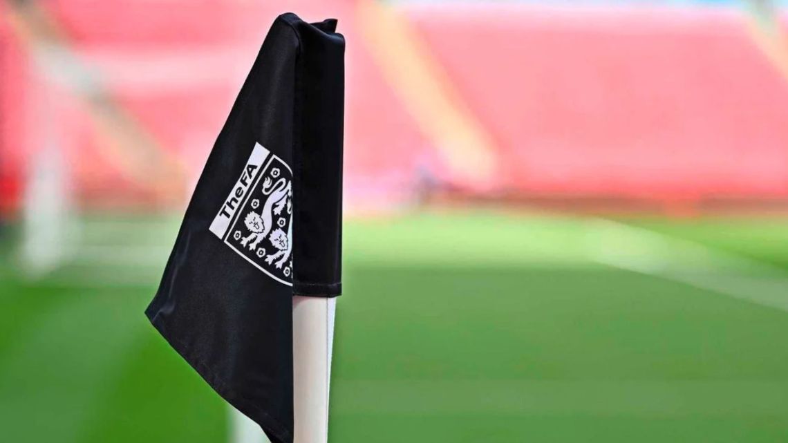 Las mujeres trans no podrán participar en competiciones femeninas de fútbol de Inglaterra