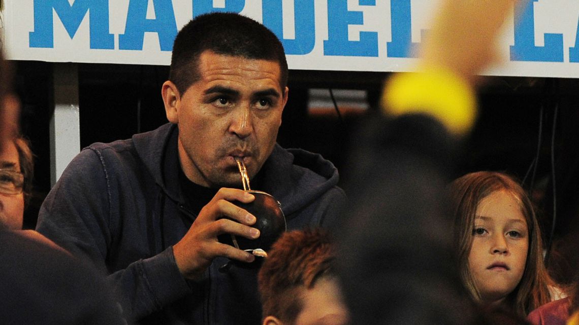 Atención: Riquelme pretende a un DT que también le interesa a otro club